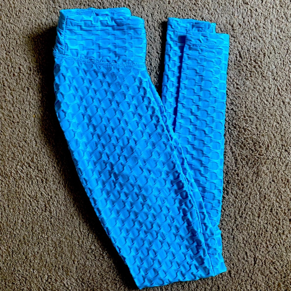 Blue Scrunch Butt Leggings